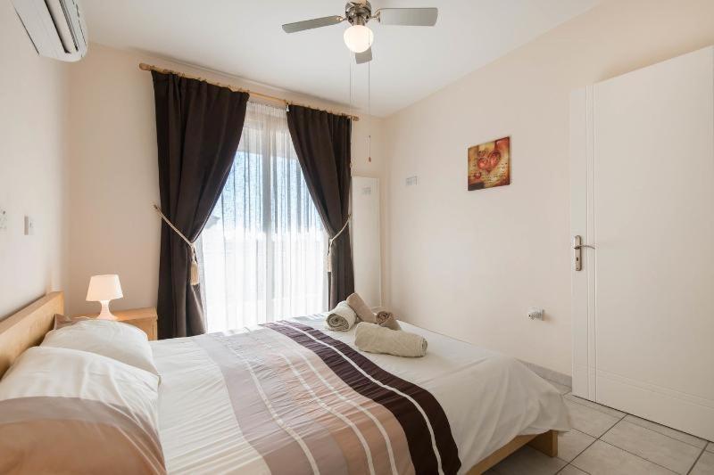 Royal Seacrest Apartman Paphos Kültér fotó